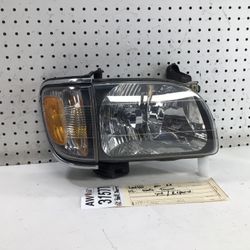 2002 TOYOTA TACOMA RIGHT SIDE HEADLIGHT LAMP OEM
