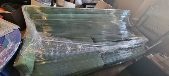 GREEN COUCH LIKE NEW