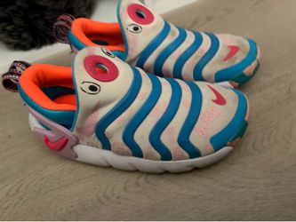 Nike Dynamo GO SE Shoes 'Doodles' size 13C