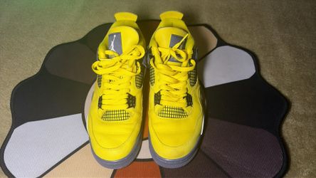 Jordan 4 Retro Lightning