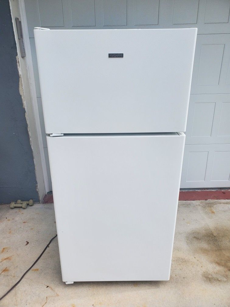 Refrigerator God Condition. Work God