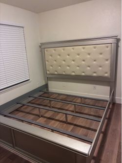 King Size bed Set with Dresser and Nightstand