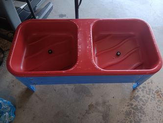 NICE CHILDREN'S SENSORY TABLE FOR SALE