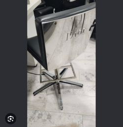 Dior chair