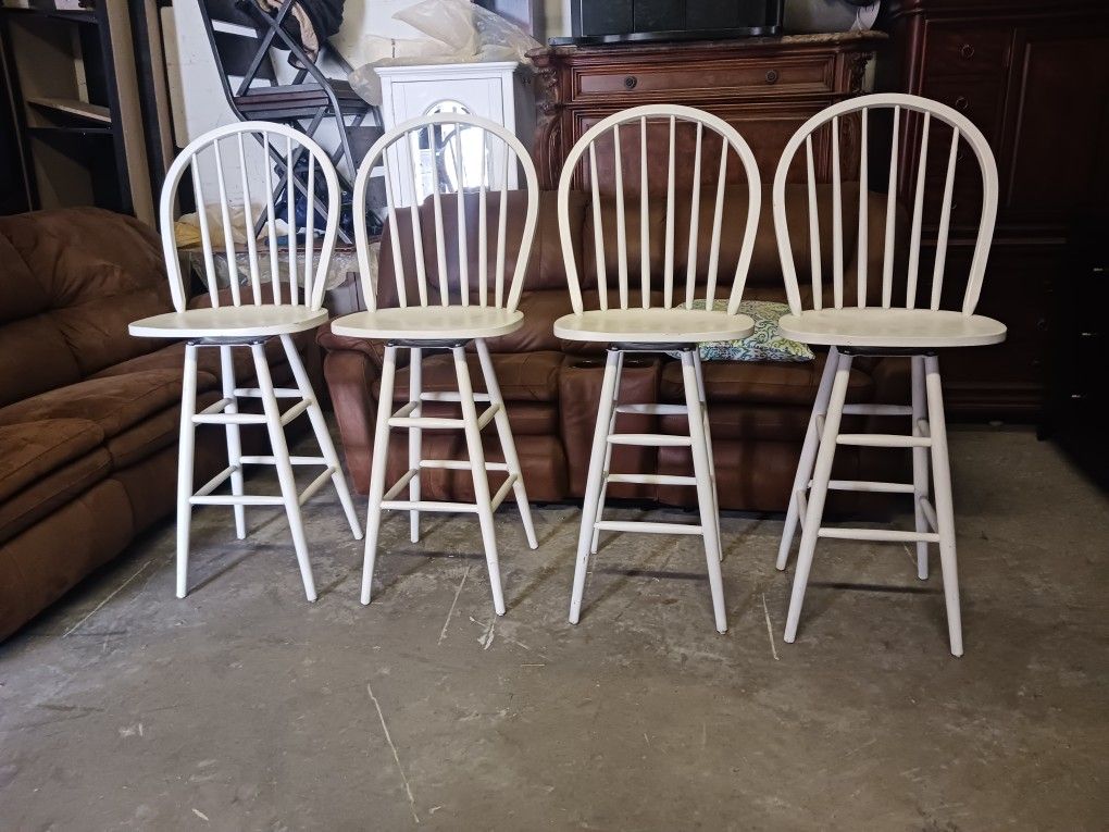 Set of 4 White Swivel Bar Height Chairs