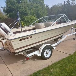 1983 4WINNS 110 Johnson motor 