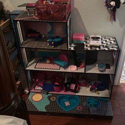 LoL Doll House 