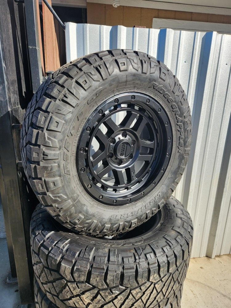 NEWW!! 18 Inch Kmc With Used 285 65 18 Nitto Ridge Grappler FORD F150 ...