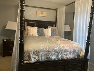 Queen Bedroom Set