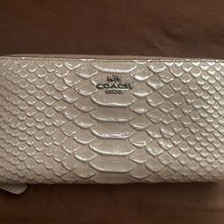 Coach Wallet…