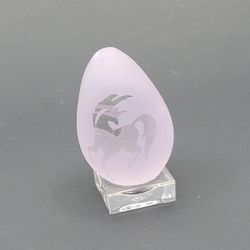 Vintage Ornate Etched Purple Glass Colored Egg With Acrylic Stand 3" Tall.
Pre-owned, very good shape, no chips or cracks. Please see photos for 
deta