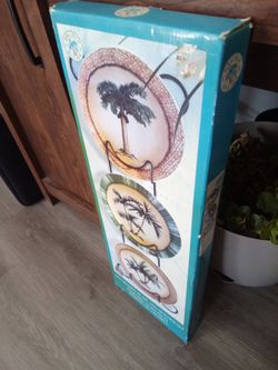 Decorative palms dishes set, holder included .