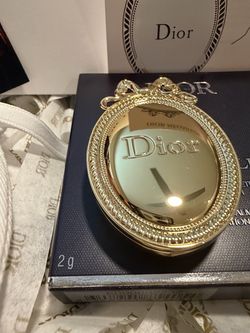 Dior medallion