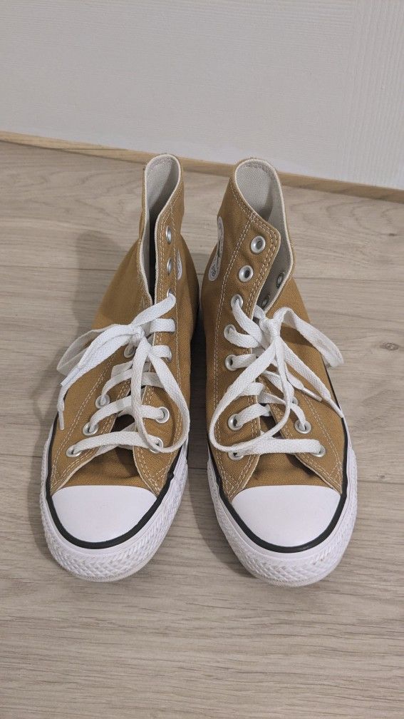 Women Converse High Top Mustard Yellow Size 8.5