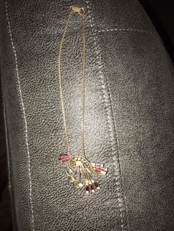 VINTAGE LUSTERN BROOCH WITH CHAIN