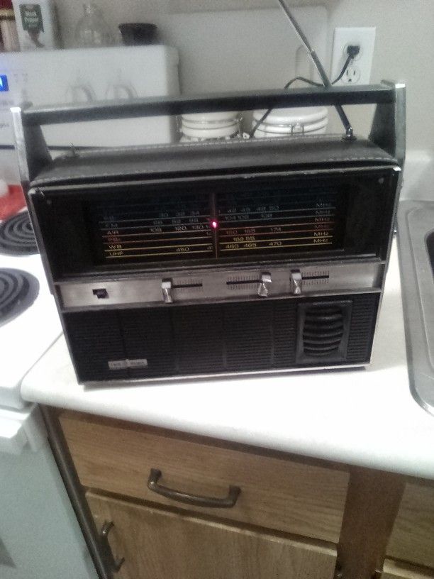 Vintage Short Wave Radio