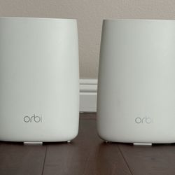 Netgear Orbi (1) Router RBR50 (1) Satellite RBS50 v2 & (2) Power Cords