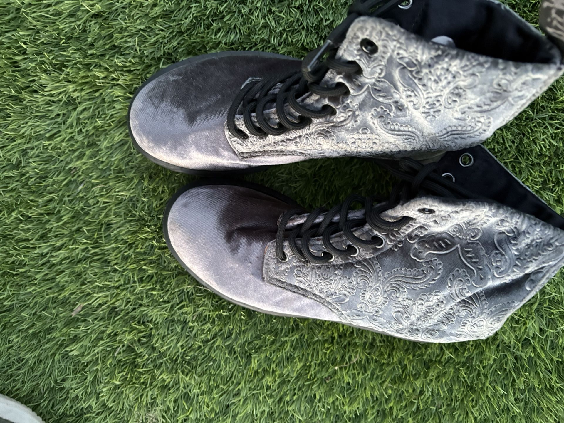 Dr Martens Women Boots Size 6 BRAND NEW 21 Papyrus Halloween cards