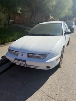 1998 Saturn S-Series White 4-Door Sedan