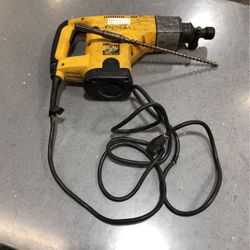 DEWALT rotary Hammer 