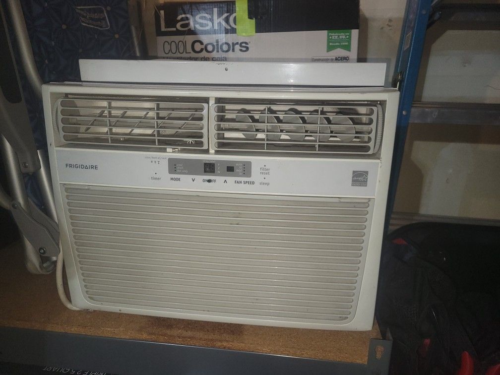 AC Window Unit