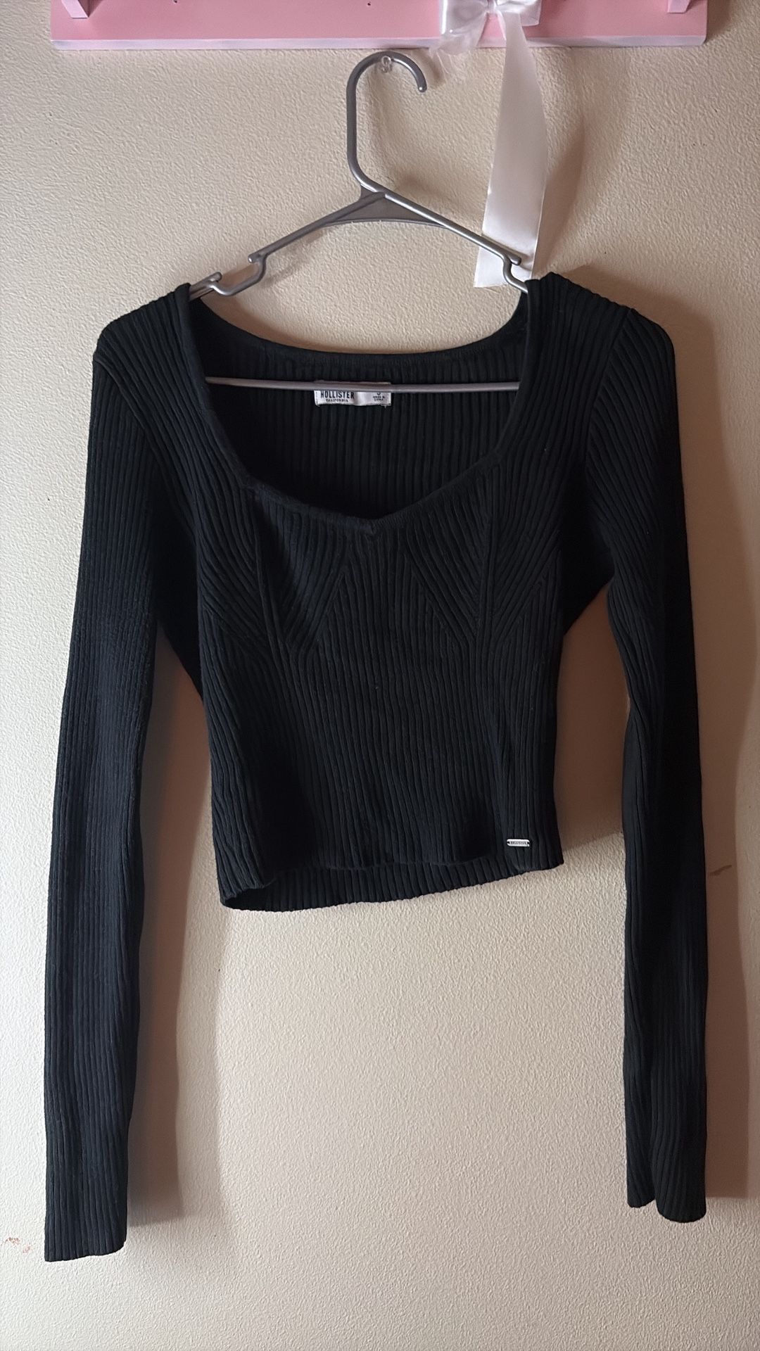 Hollister Cropped Sweater