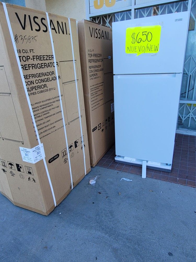 New Vissani 18cu Ft Apartment Size White Top Freezer Refrigerator