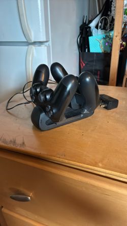 Play Station Controller With Double Charger. 1 Controller