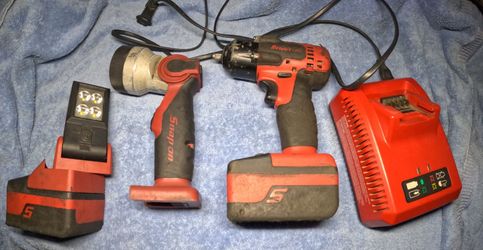 Snap-on Cordless Drill Set with Light and Charger