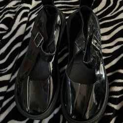 cute black boots size 6