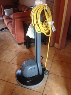 COMMERCIAL FLOOR BUFFER.