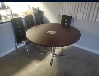Dinning Tabel With 4 Chairs
