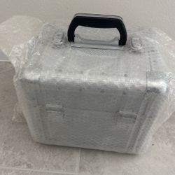 Artistry MakeUp Case - Brand New