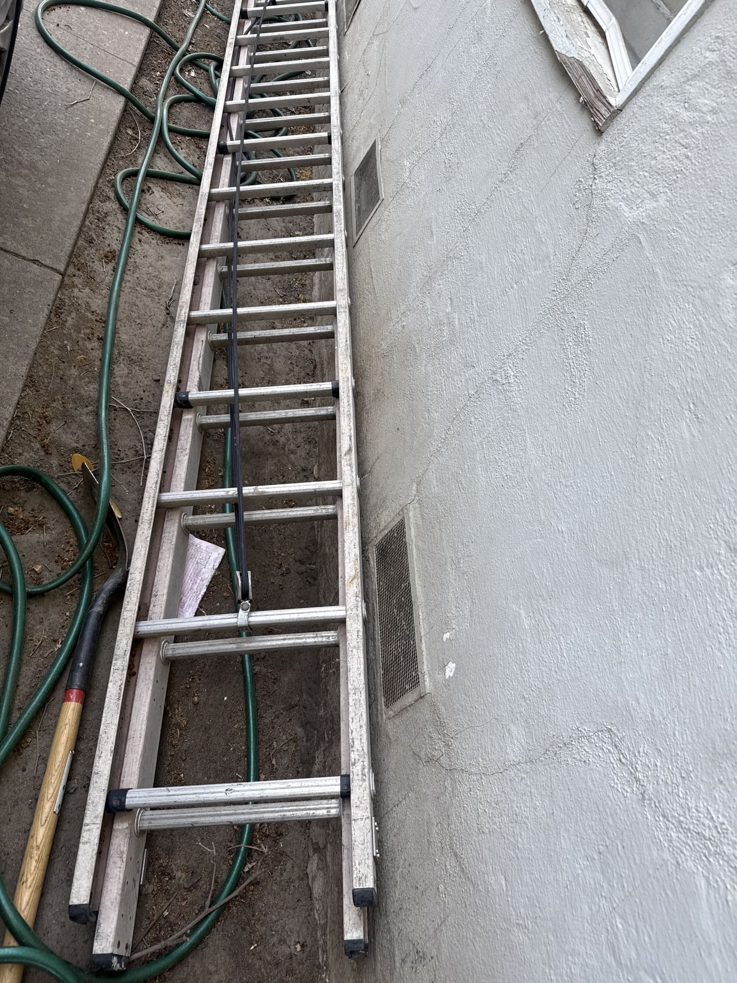 Ladder 28 Ft