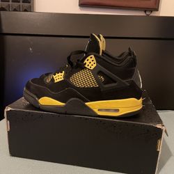 Jordan 4 Yellow Thunder