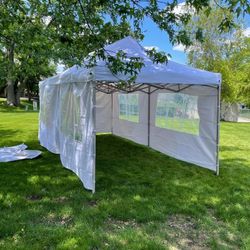 NEW! ONLY SALE!  POP UP 10′ x 20′ White Delux Folding Tent