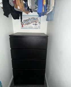 Black 5-Drawer Dresser