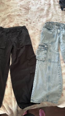 Girls Baggy Jeans/ Cargo Pants.