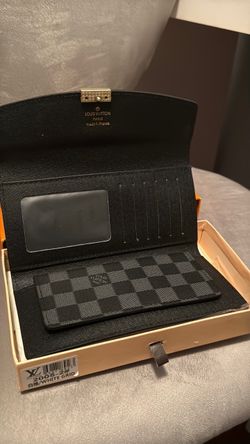 black grid wallet