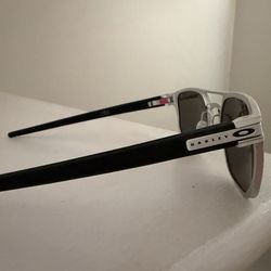 Oakley sunglasses Latch Alpha proscription, available, new
