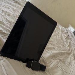 iPad And Apple Watch 