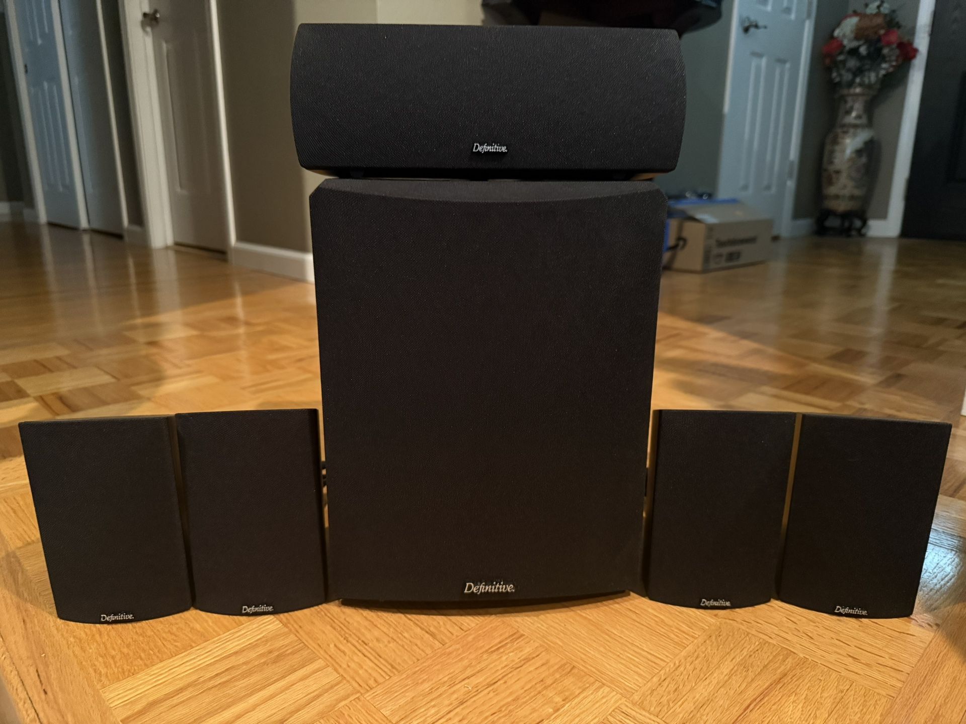 Definitive Technology ProCinema60 5.1 Speaker System W/Mounts (Like New)