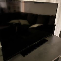 42.5 Inch Sanyo TV