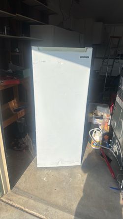Upright freezer