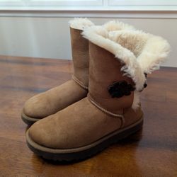 Ugg Size 5 Women's Boots