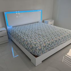 Brand 🆕 New KING Bed with KING Mattress and Nightstands - Cama King con Colchón King y 2 Mesas de Noche Nuevo a Estrenar … Fast 🚚