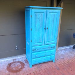 Free dresser