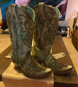 Lady’s boots