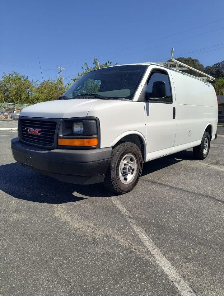 2017 GMC Savana Cargo Van