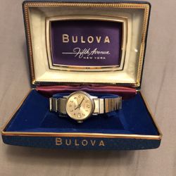 Bulova Woman watch color- silver